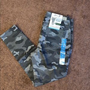 Seven7 Skinny Jeans NWT